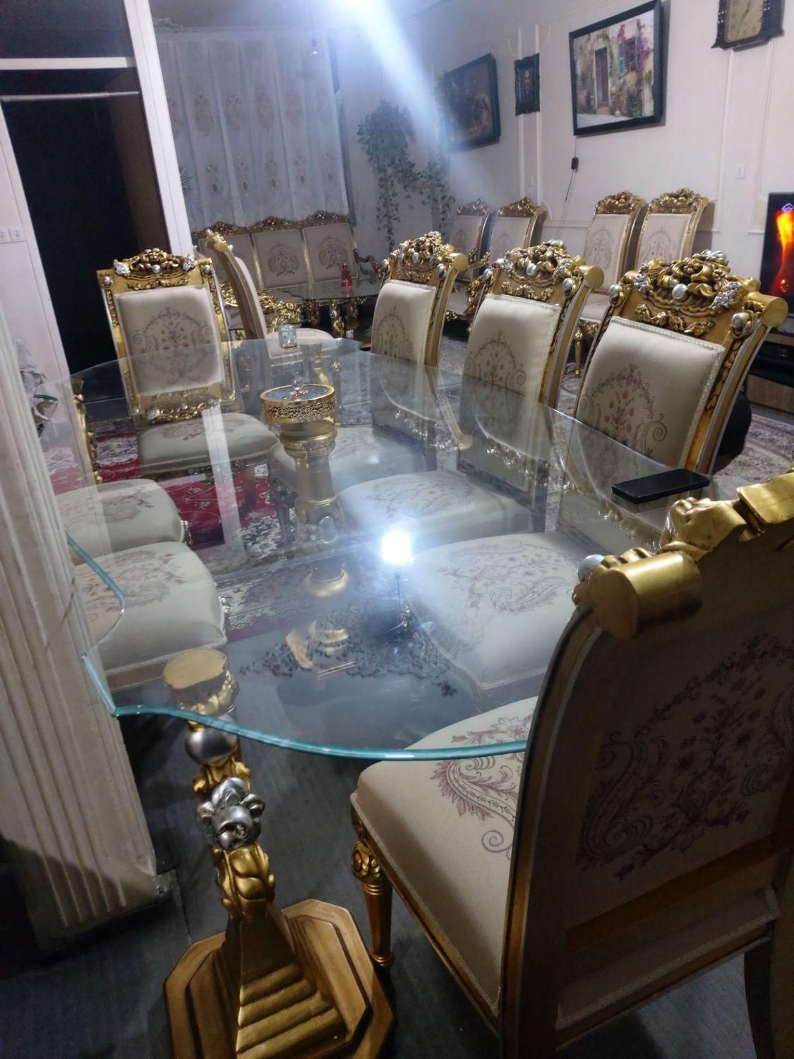 میز غذا خوردی سالم خیلی کم کارکرد|میز و صندلی غذاخوری|تاکستان, |دیوار