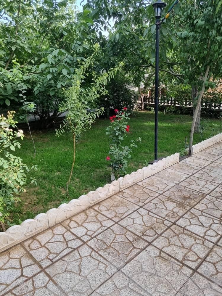 خانه باغ ،ویلاباغ بزنجان بافت|اجارهٔ کوتاه‌مدت ویلا و باغ|بافت, |دیوار