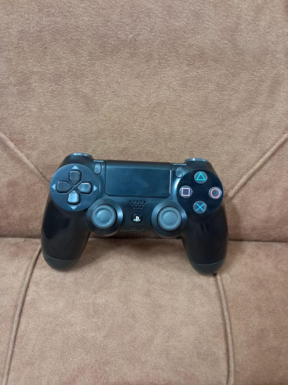 دسته ps4 اصلی اورجینال اسلیمی درحدآک سالم|کنسول، بازی ویدئویی و آنلاین|قم, عمار یاسر|دیوار
