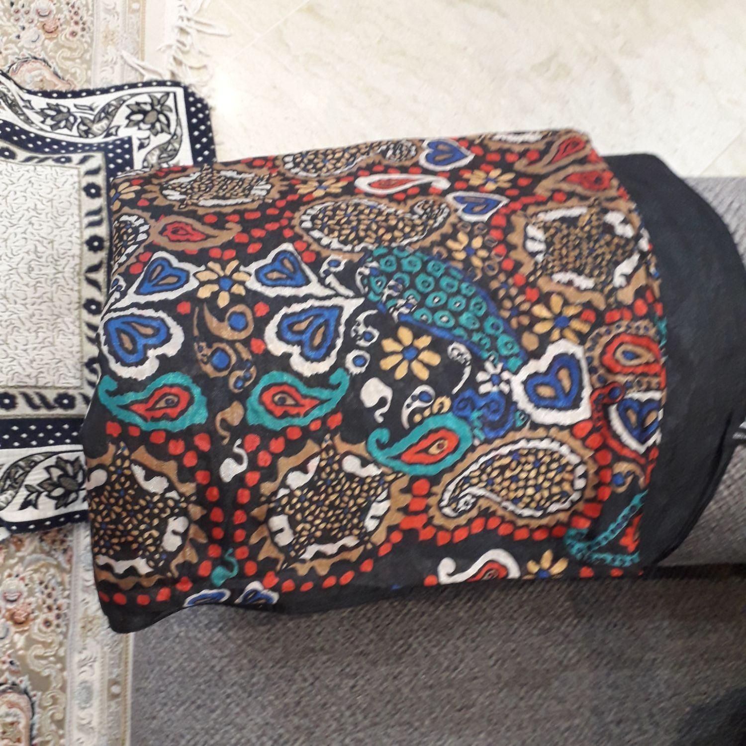 روسری سیلک سایز ۱۳۰ سانت بسیار شیک|کیف، کفش، کمربند|تهران, جهاد|دیوار