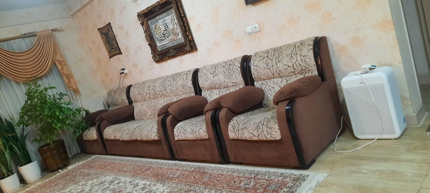 مبل راحتی ۹ نفره در حد نو|مبلمان خانگی و میز عسلی|تهران, قصر فیروزه ۱|دیوار