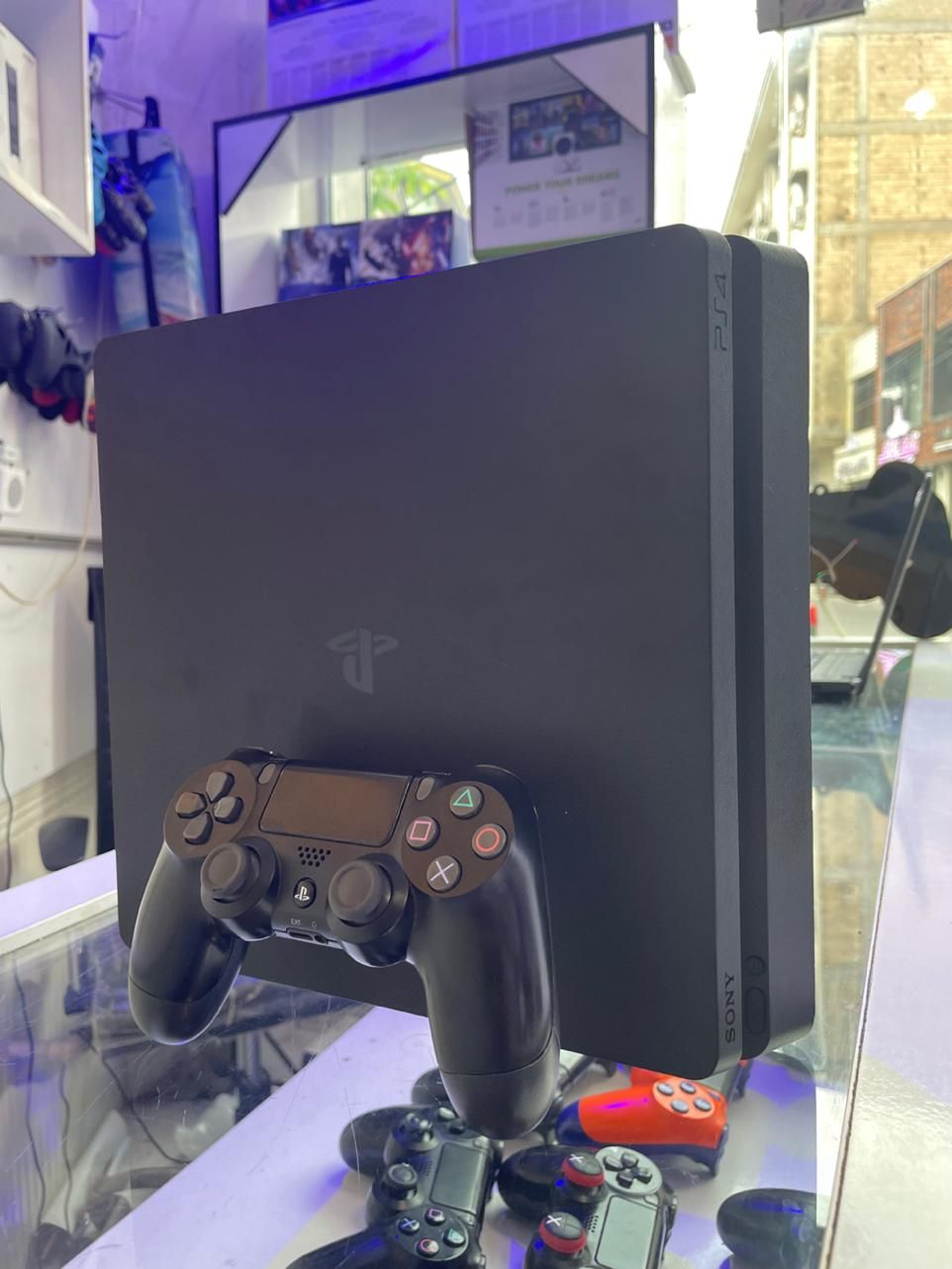 Ps4 اسلیم یکترابایت با گارانتی و بازی|کنسول، بازی ویدئویی و آنلاین|رشت, معلم|دیوار