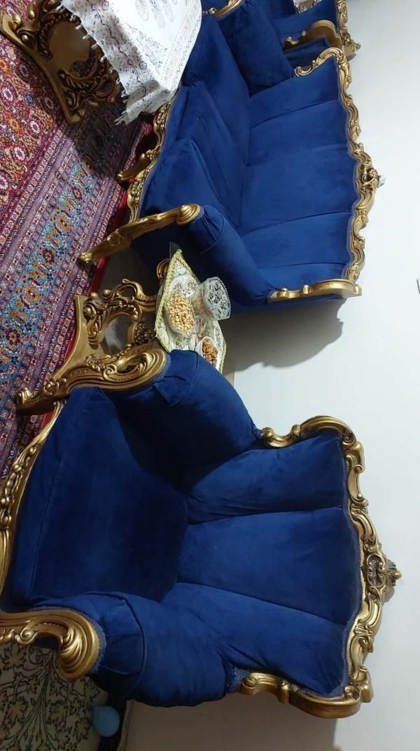 مبل سلطنتی 7نفره سالم عکس خود مبل با میز عسلی|مبلمان خانگی و میز عسلی|تهران, امام حسین(ع)|دیوار