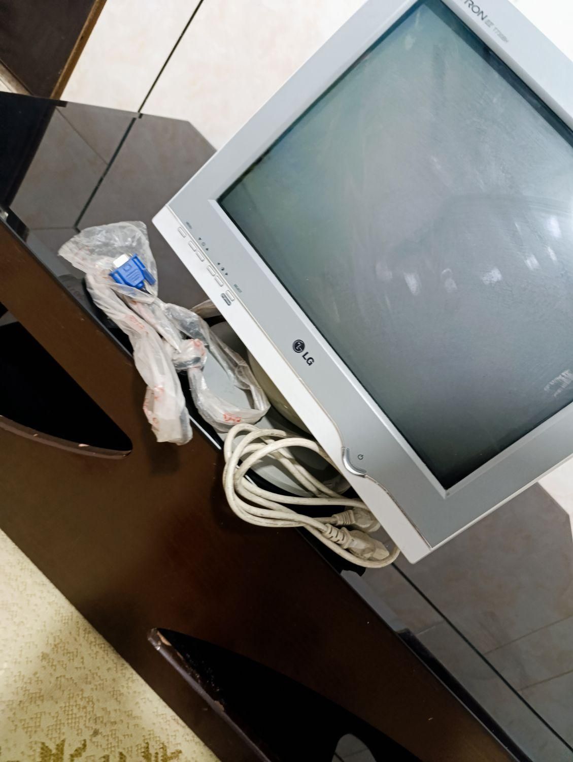 مانیتور CRT ال جی LG FLATRON T730BH|قطعات و لوازم جانبی رایانه|کاشان, کاشان|دیوار
