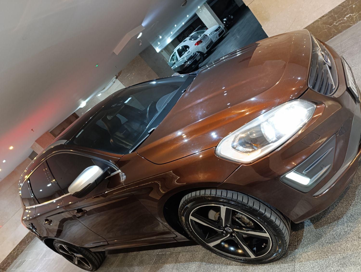ولوو XC60 R دیزاین، مدل ۲۰۱۴|خودرو سواری و وانت|تهران, حکیمیه|دیوار