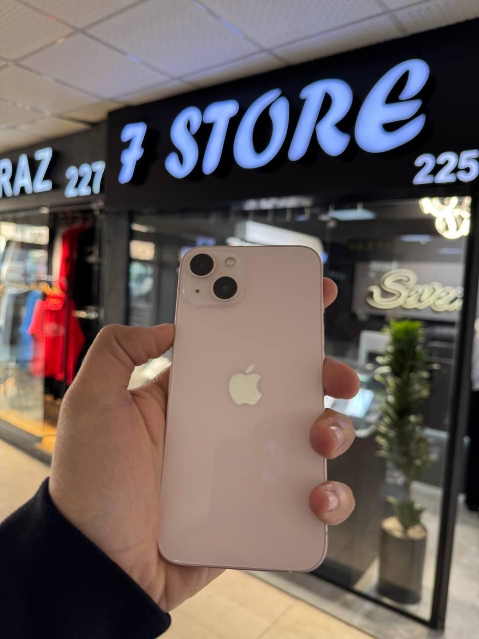 اپل iPhone 13 ۱۲۸ گیگابایت مشکی|موبایل|تهران, گیشا (کوی نصر)|دیوار