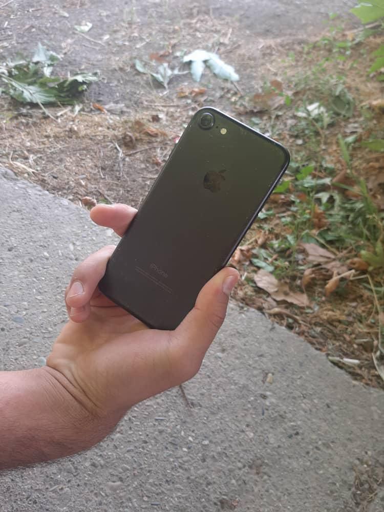 اپل iPhone 7 با حافظهٔ ۱۲۸ گیگابایت|موبایل|تهران, شریف‌آباد|دیوار
