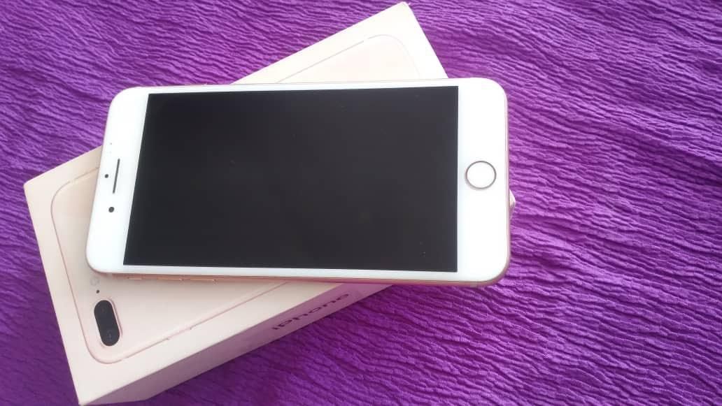 اپل 8 پلاس رنگ گلد صورتی در حد نو|موبایل|اصفهان, برازنده|دیوار
