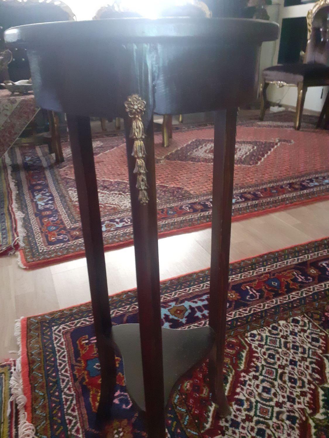 یک عدد میز چوبی|میز و صندلی غذاخوری|اردبیل, |دیوار