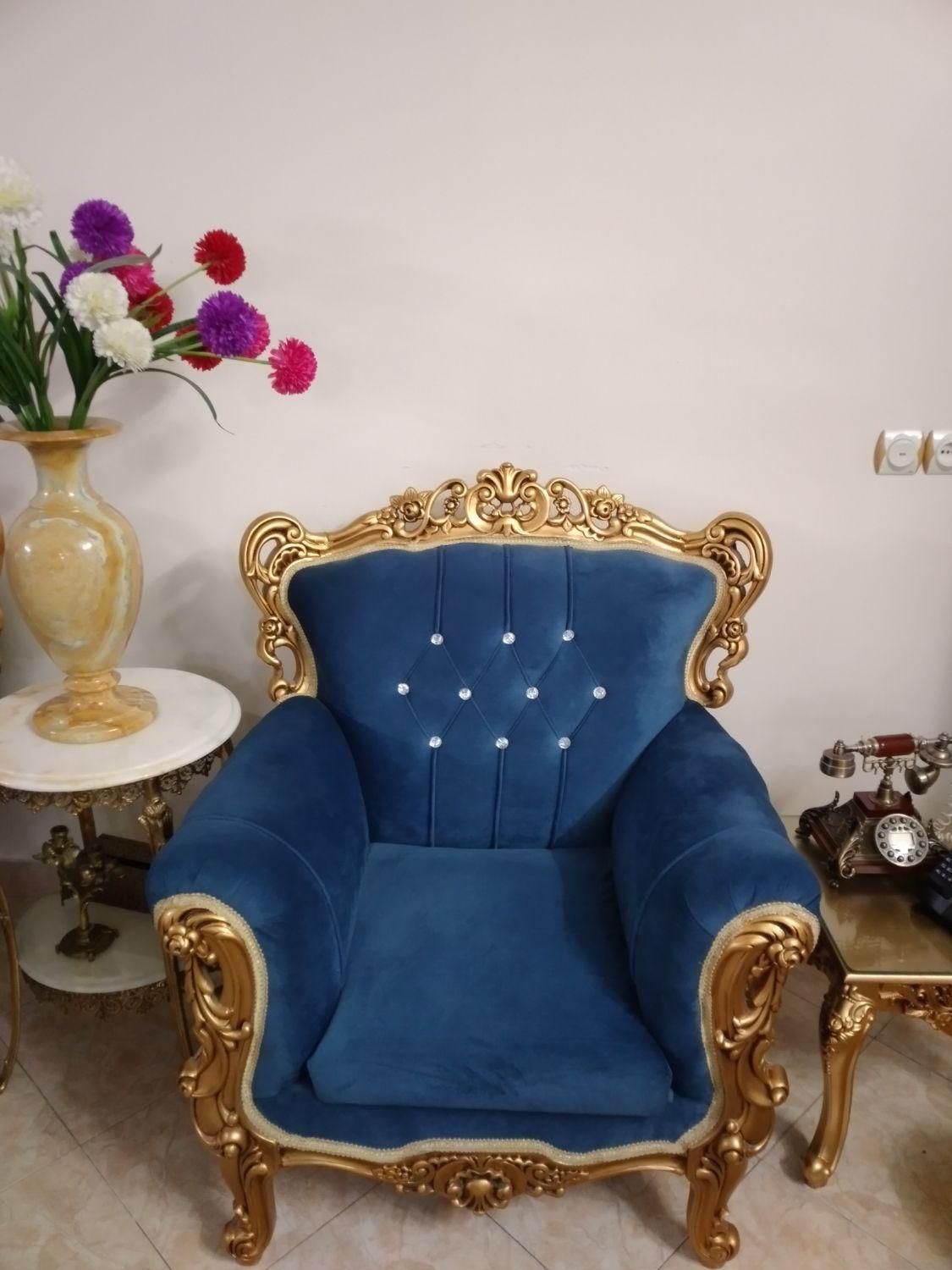 مبل استیل در حد نو تلفن برنجی|مبلمان خانگی و میز عسلی|تهران, استاد معین|دیوار