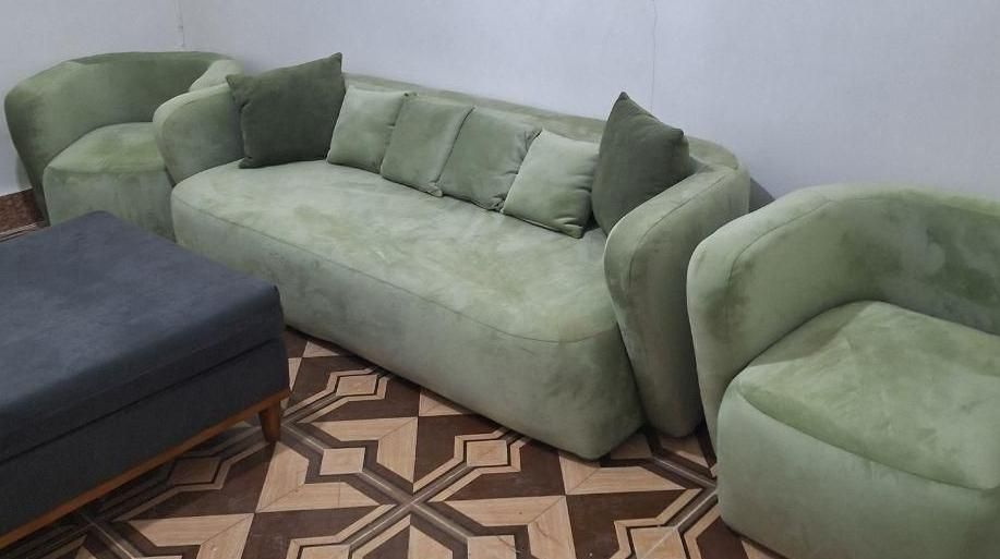 حراج ۱ دست مبل راحتی ۵ نفره زیر قیمت و فوری|مبلمان خانگی و میز عسلی|زاهدان, |دیوار