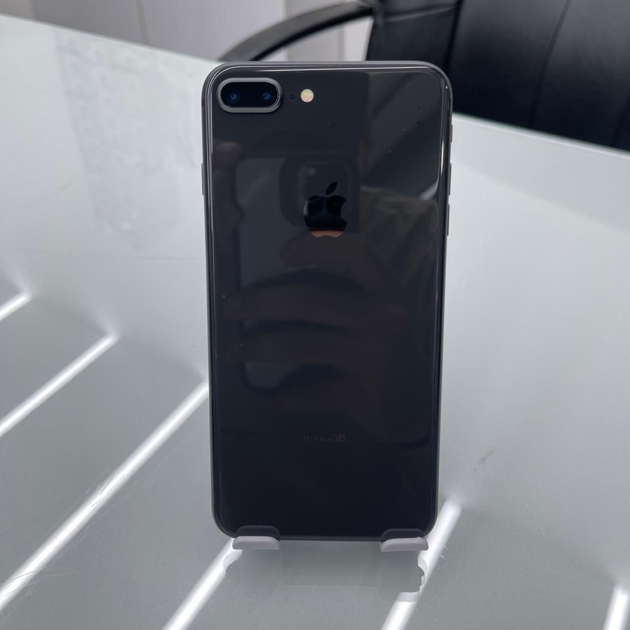 اپل iPhone 8 Plus با حافظهٔ ۶۴ گیگابایت|موبایل|اصفهان, بهارستان|دیوار