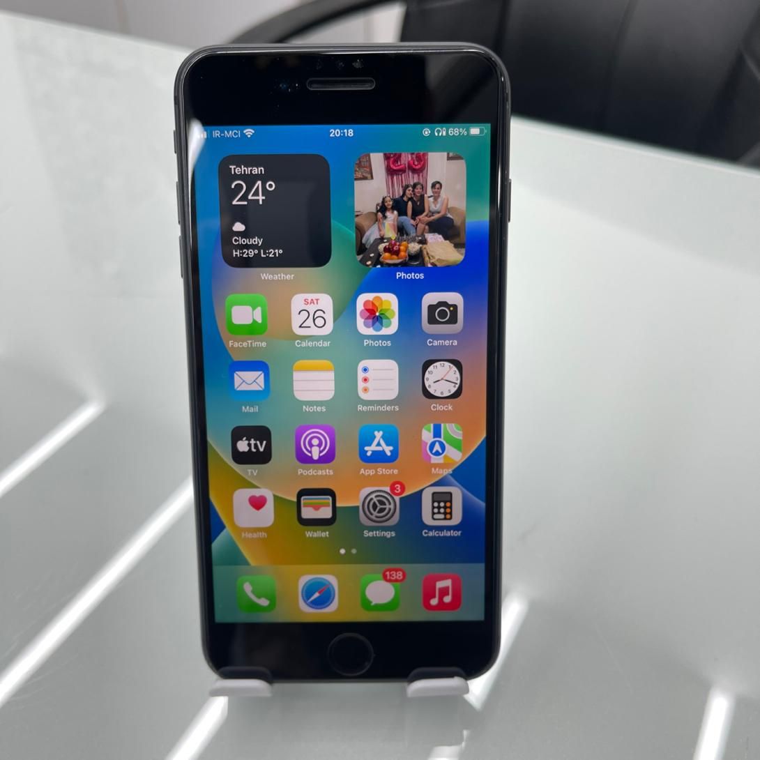 اپل iPhone 8 Plus با حافظهٔ ۶۴ گیگابایت|موبایل|اصفهان, بهارستان|دیوار