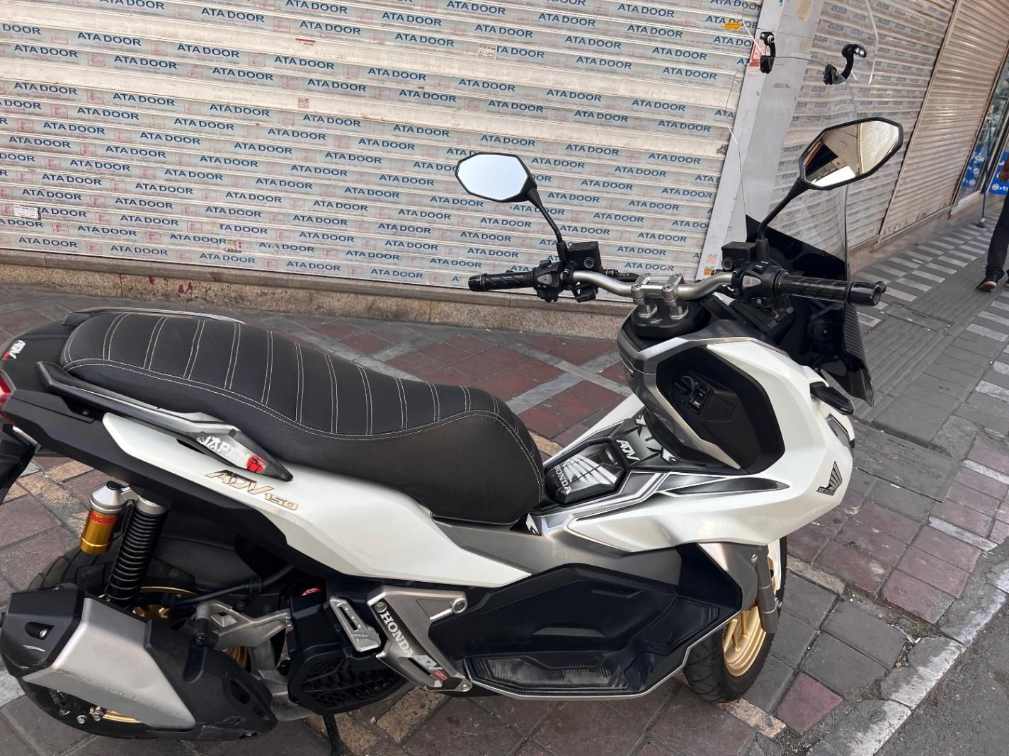 Honda adv 150 مدل ۴۰۱ سفید|موتورسیکلت|تهران, جمهوری|دیوار