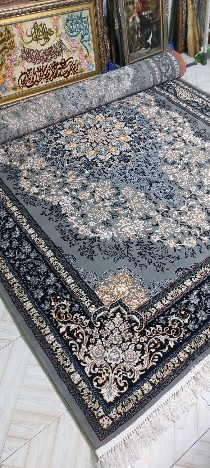 تندیس طوسی فرش ۶ و ۹ متری طرح ۷۰۰ شانه موجود است|فرش|کرج, حسین‌آباد|دیوار