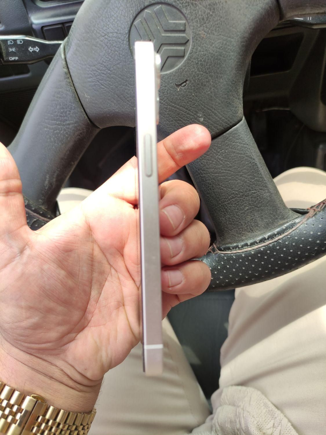 اپل iPhone 13 با حافظهٔ ۱۲۸ گیگابایت|موبایل|الیگودرز, |دیوار