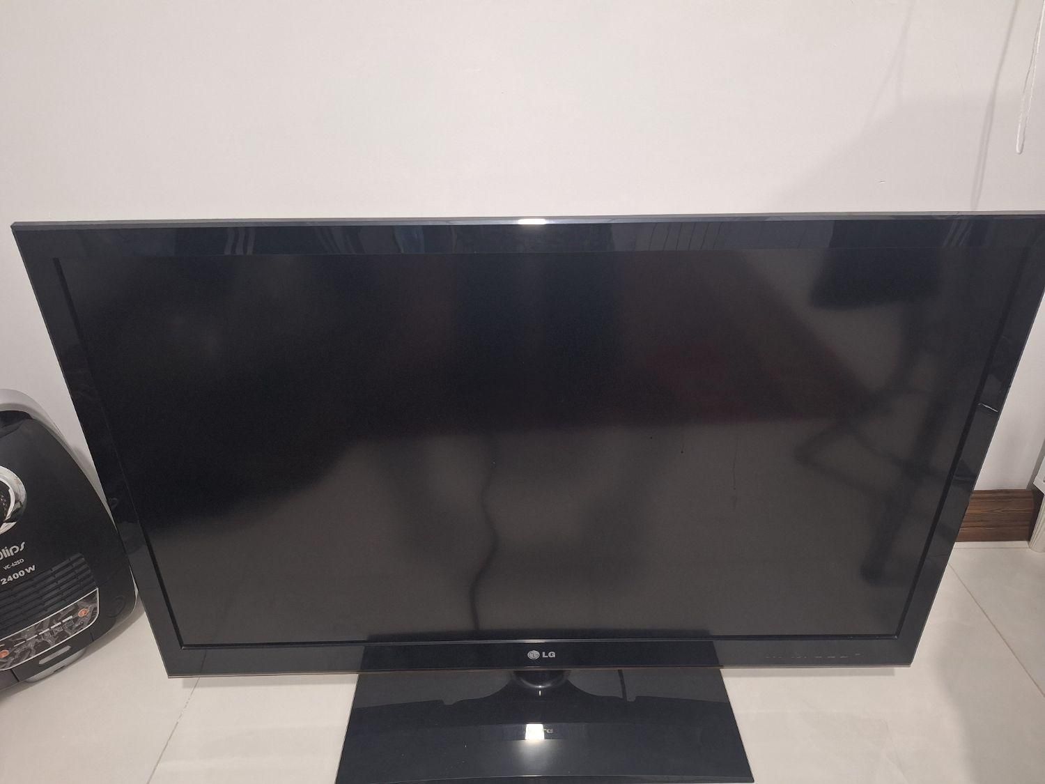LED تلوزیون ۴۲|تلویزیون و پروژکتور|تهران, ظهیرآباد|دیوار