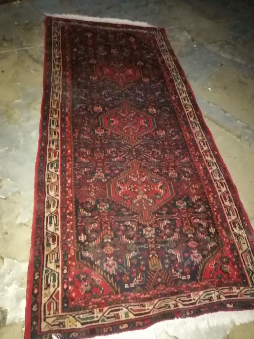 فرش دستباف بزرگ  ضخیم و پرزدار غیر قابل لیز خوردن|فرش|تهران, جمال‌زاده|دیوار