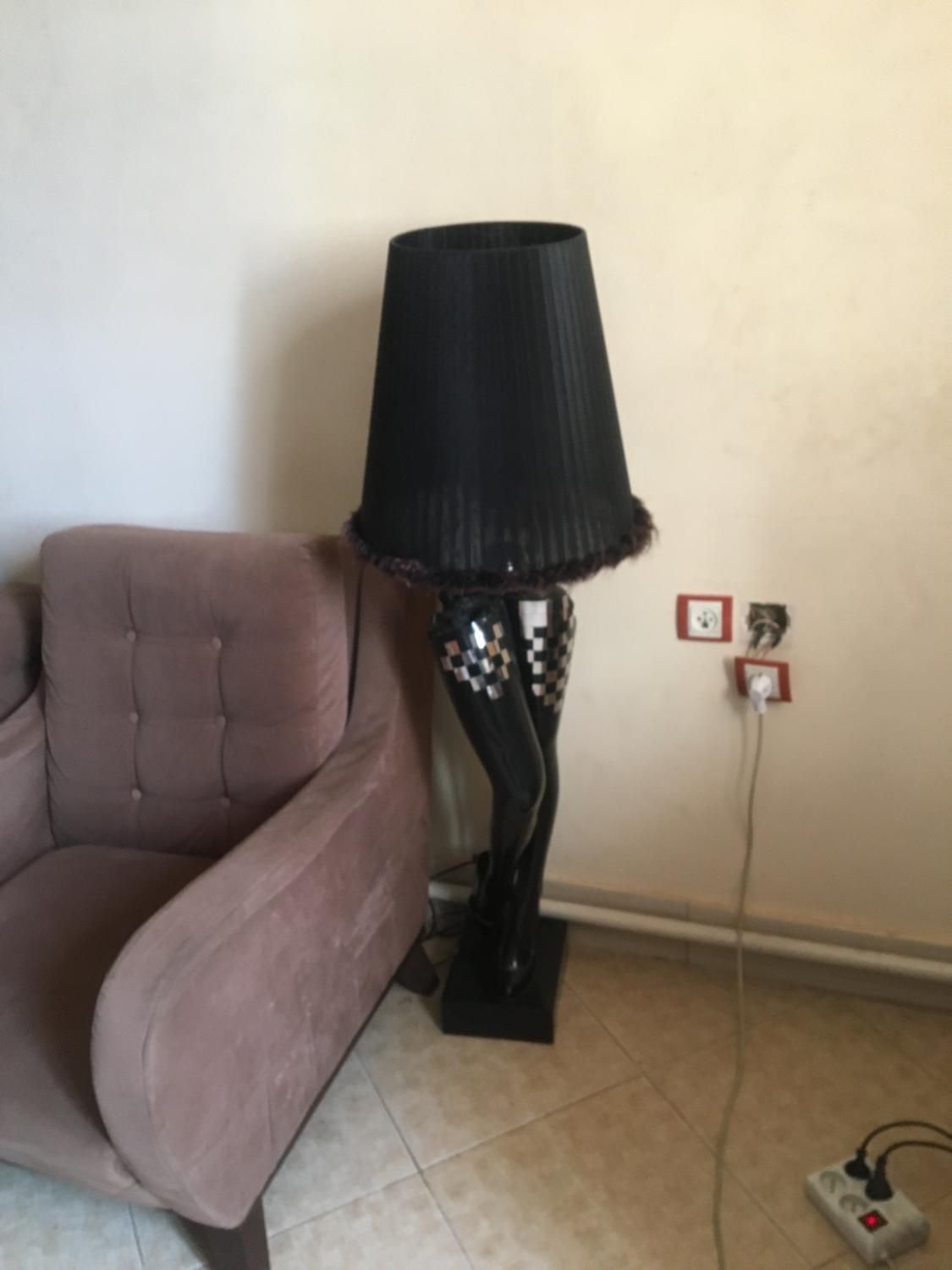آباژور کنارسالنی ایستاده خاص|چراغ خواب و آباژور|نظرآباد, |دیوار