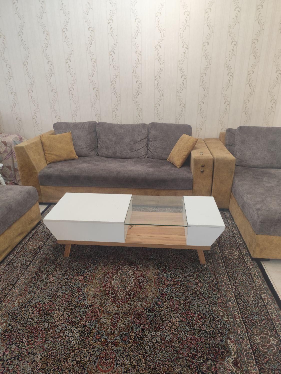 مبل راحتی ۷نفره با جلو مبلی|مبلمان خانگی و میز عسلی|تهران, اسفندیاری|دیوار