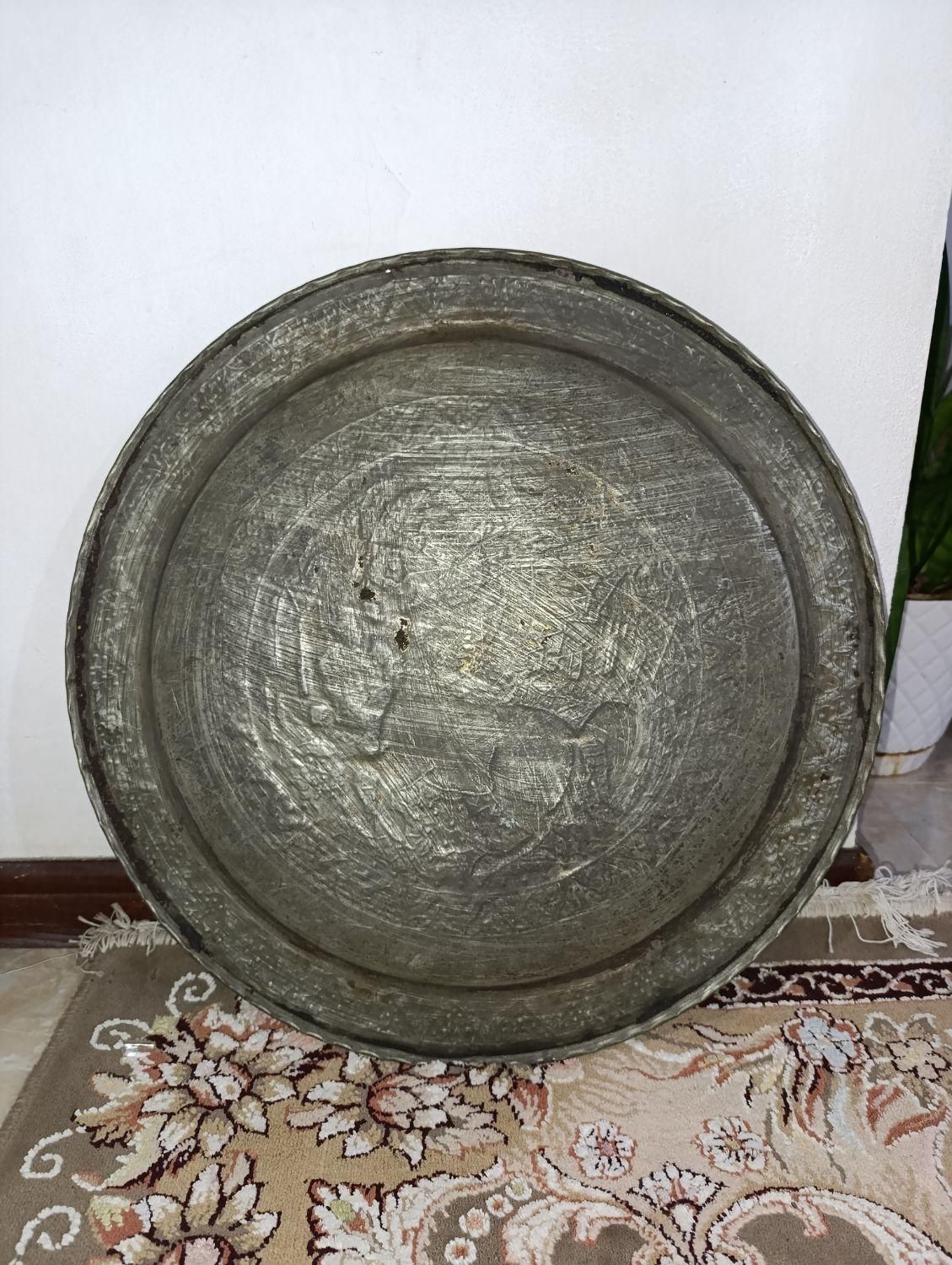 سینی مسی قدیمی|کلکسیون اشیاء عتیقه|عباس‌آباد, |دیوار