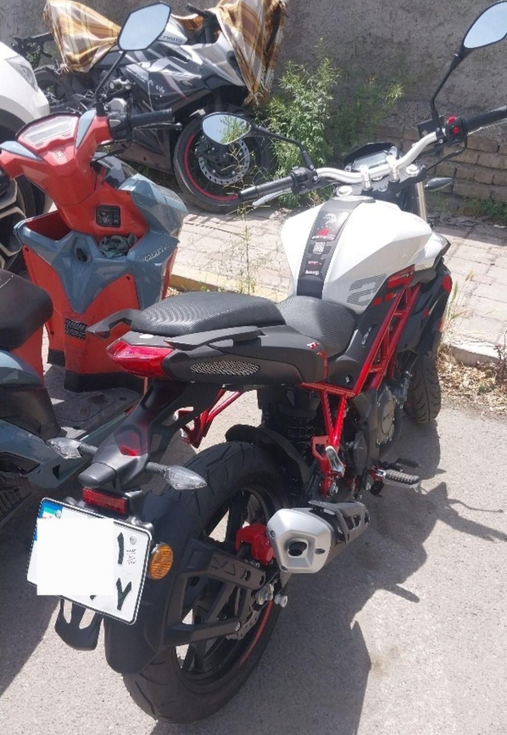 بنلی 250 تک صفر و خشک  benelli tnt 25 n|موتورسیکلت|تهران, میدان انقلاب|دیوار