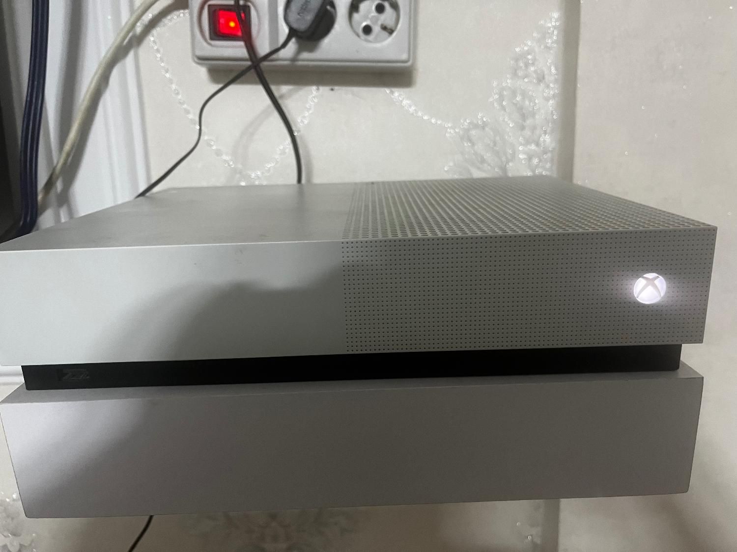 Xbox one s ایکس باکس وان اس|کنسول، بازی ویدئویی و آنلاین|تهران, آذری|دیوار