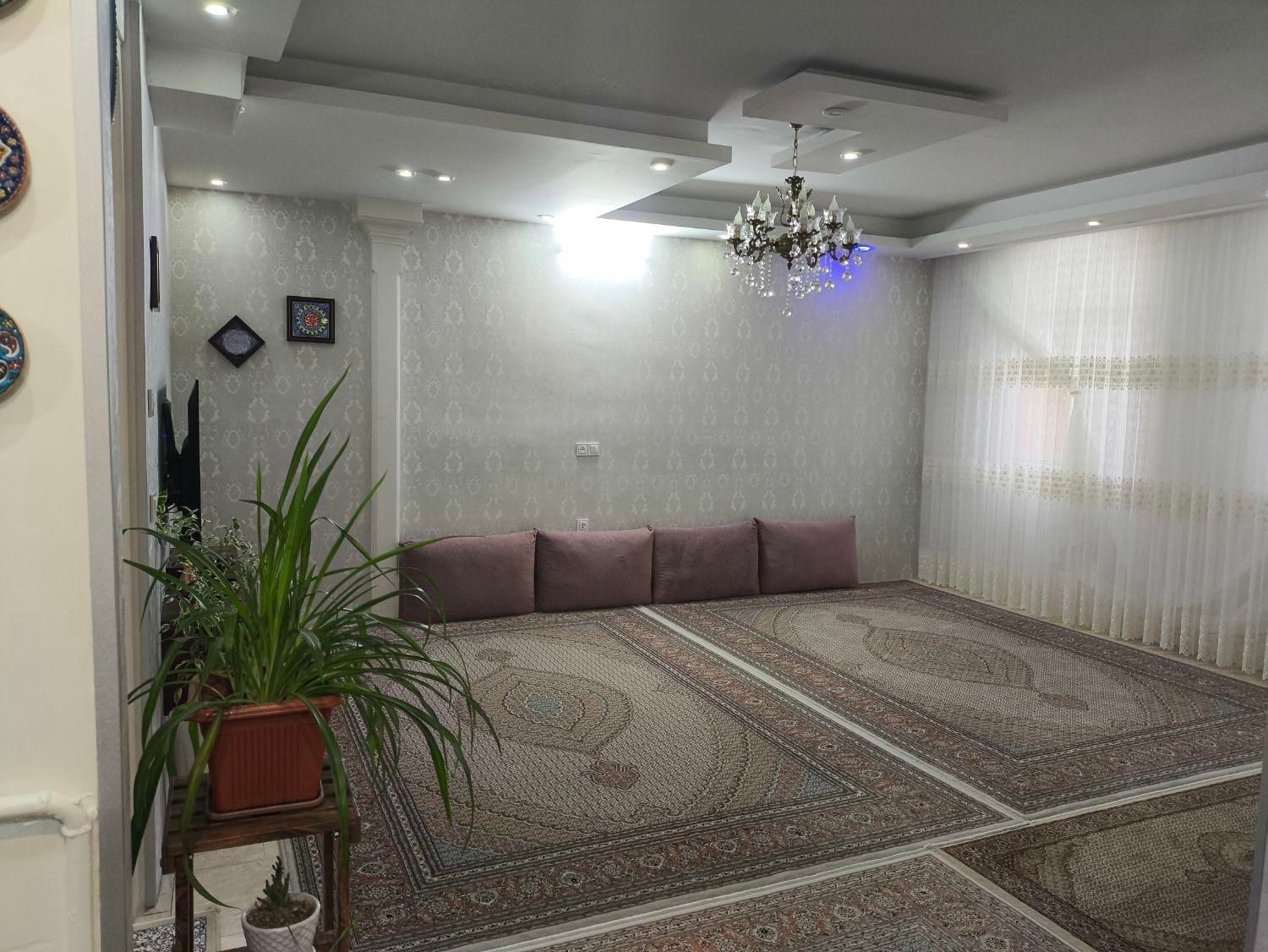 93متر2خوابه طبقه اول پارکینگ وانباری|فروش آپارتمان|کرج, کوی فرهنگیان|دیوار