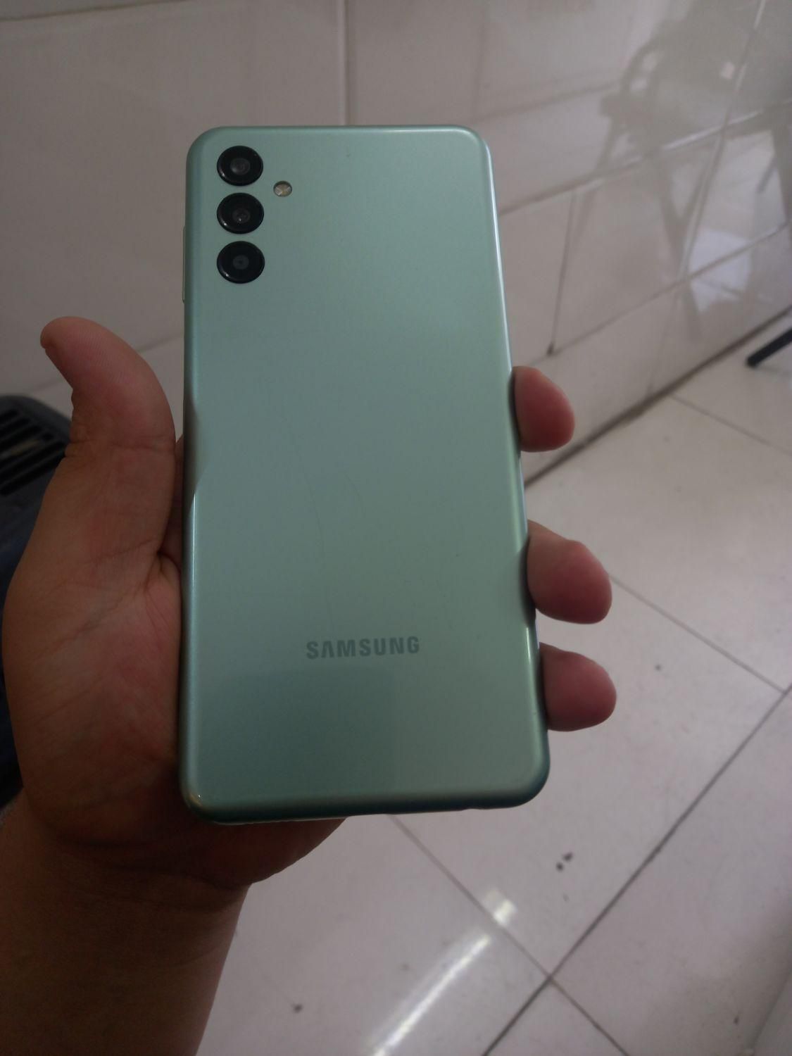 سامسونگ Galaxy M13 با حافظهٔ ۶۴ گیگ باطری6000|موبایل|قم, امامزاده ابراهیم|دیوار