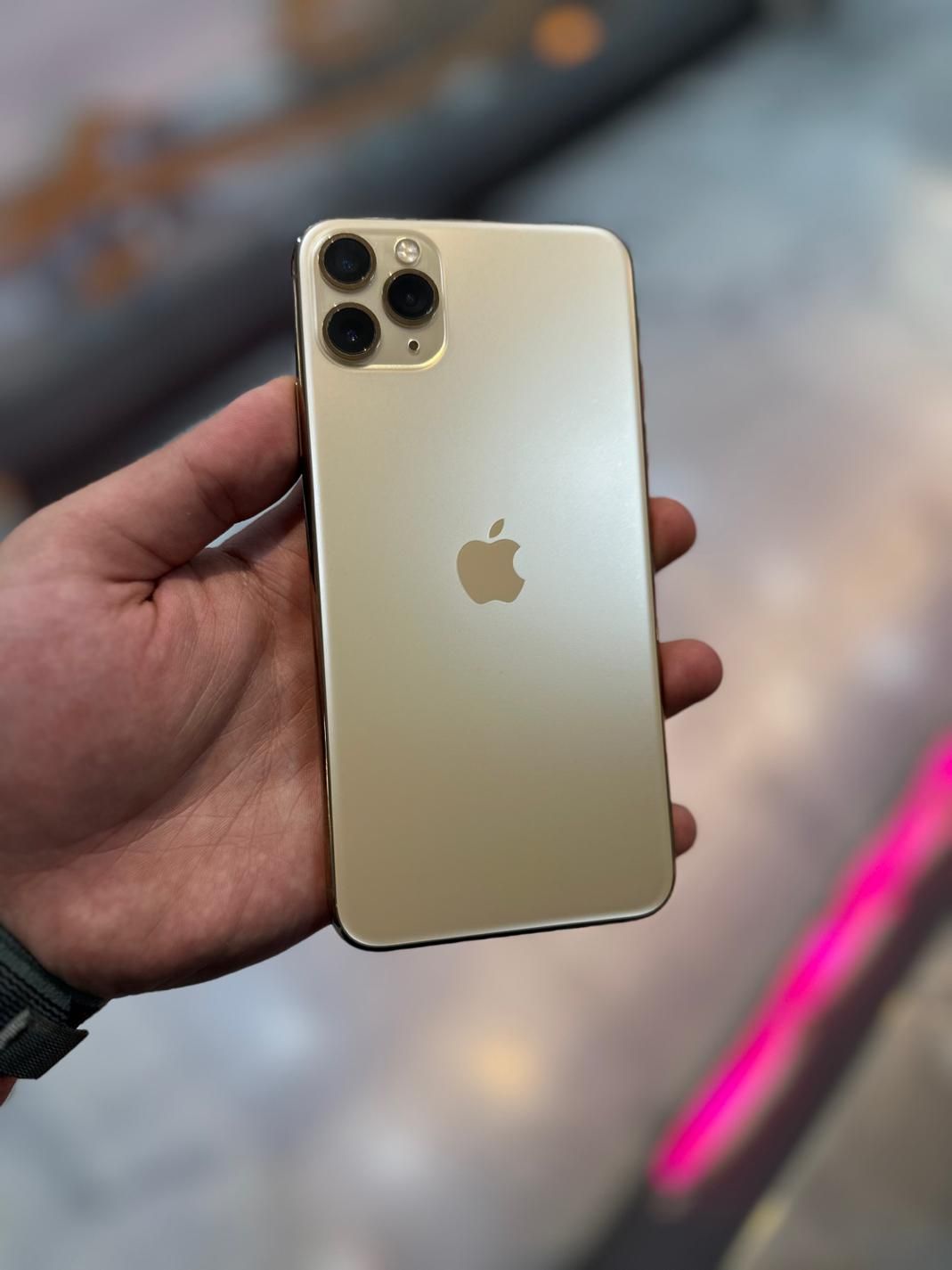 اپل iPhone 11 Pro Max با حافظهٔ ۲۵۶ گیگابایت|موبایل|اصفهان, جلفا|دیوار