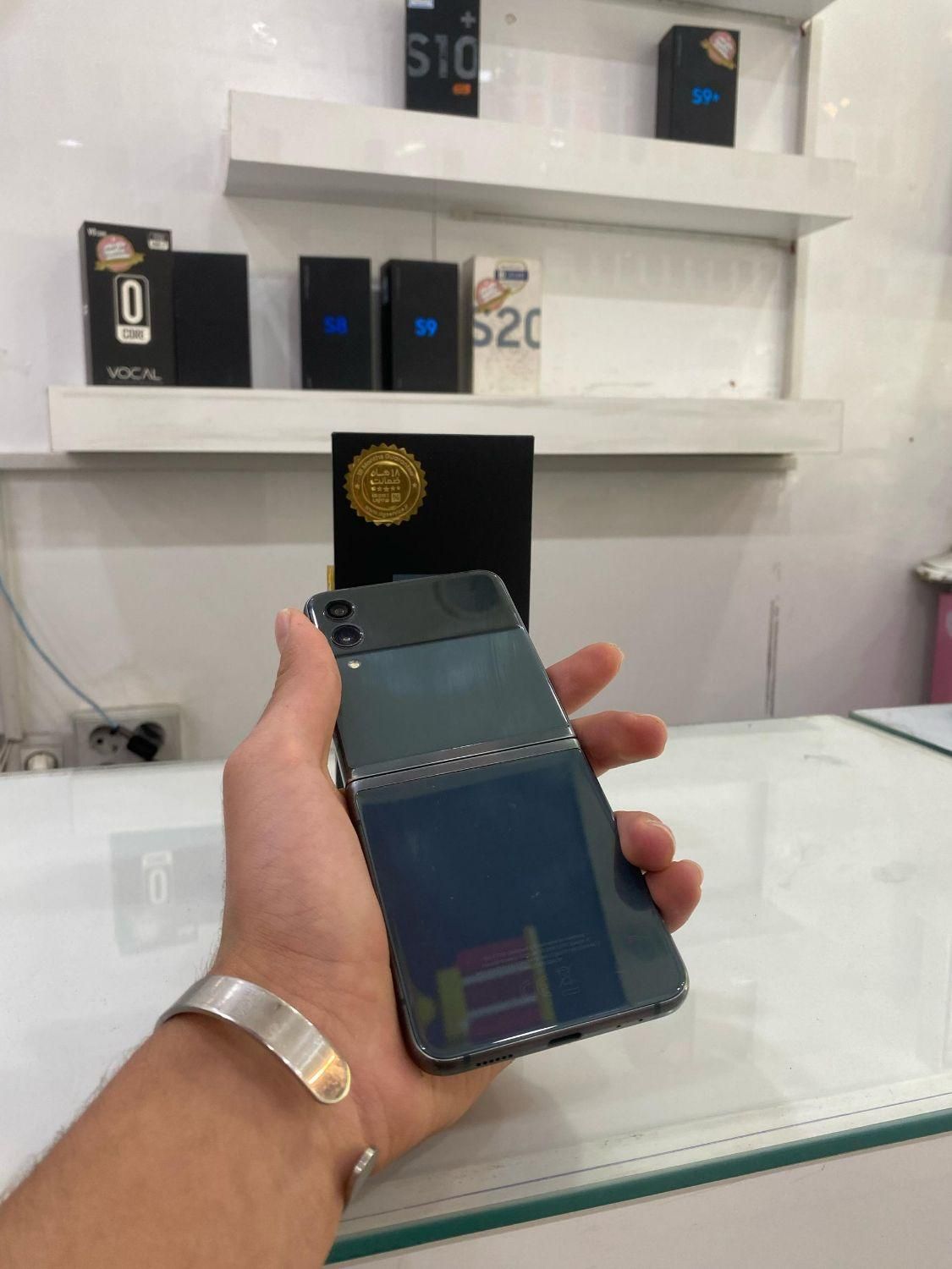 سامسونگ Galaxy Z Flip3 5G با حافظهٔ ۲۵۶ گیگابایت|موبایل|تهران, استاد معین|دیوار