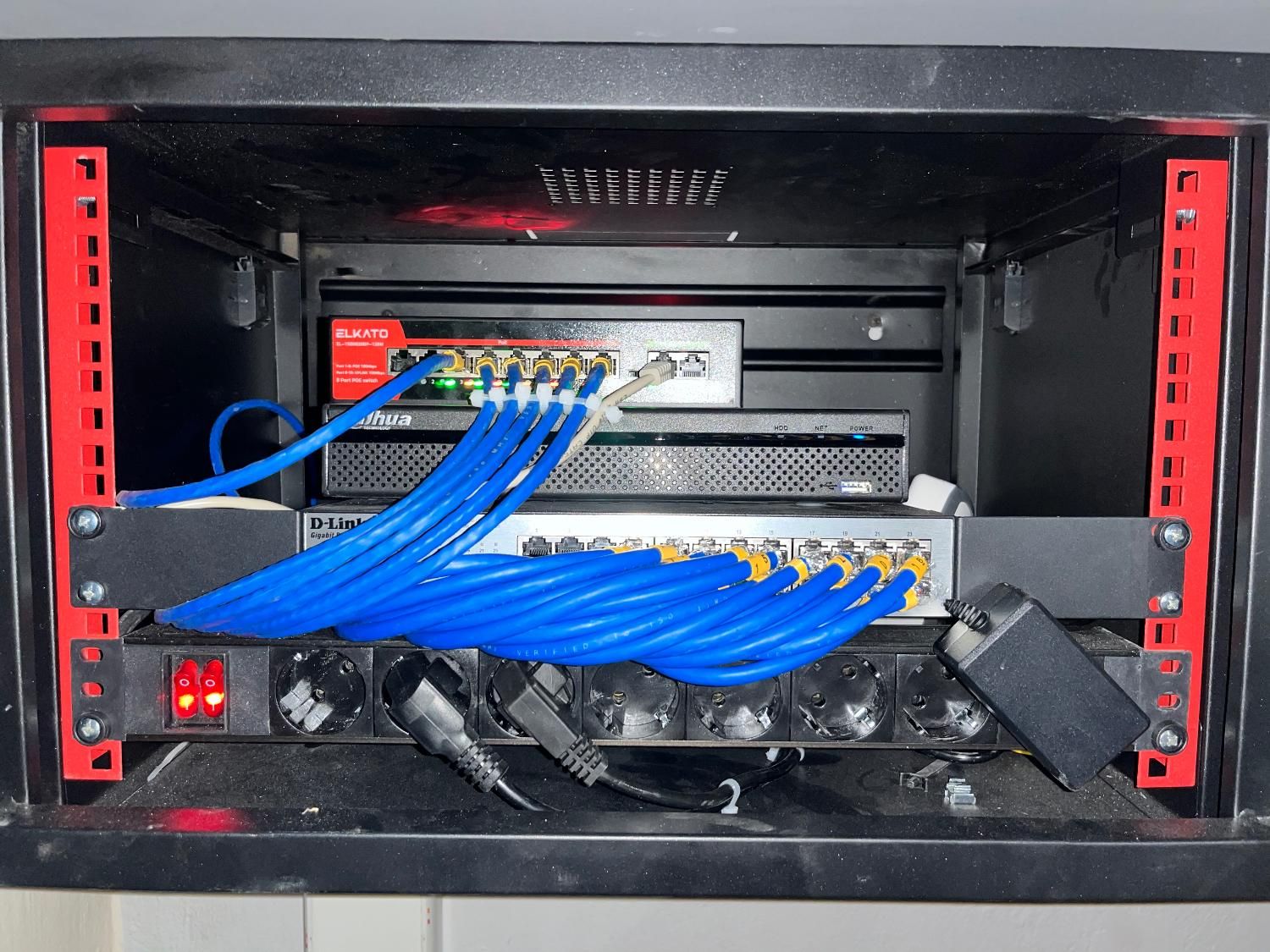 نصب دوربین دزدگیر شبکه سانترال voip|خدمات پیشه و مهارت|کرج, گوهردشت|دیوار