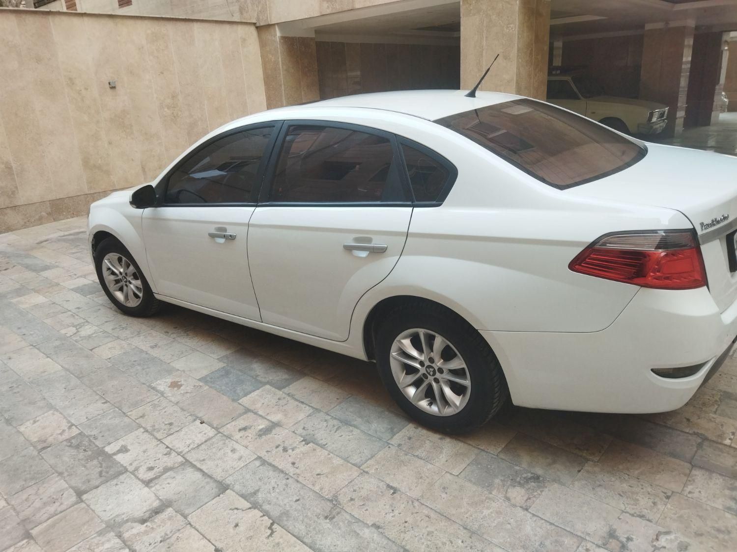 برلیانس H330 اتوماتیک 1500cc، مدل ۱۳۹۵|خودرو سواری و وانت|تهران, ابراهیم‌آباد|دیوار