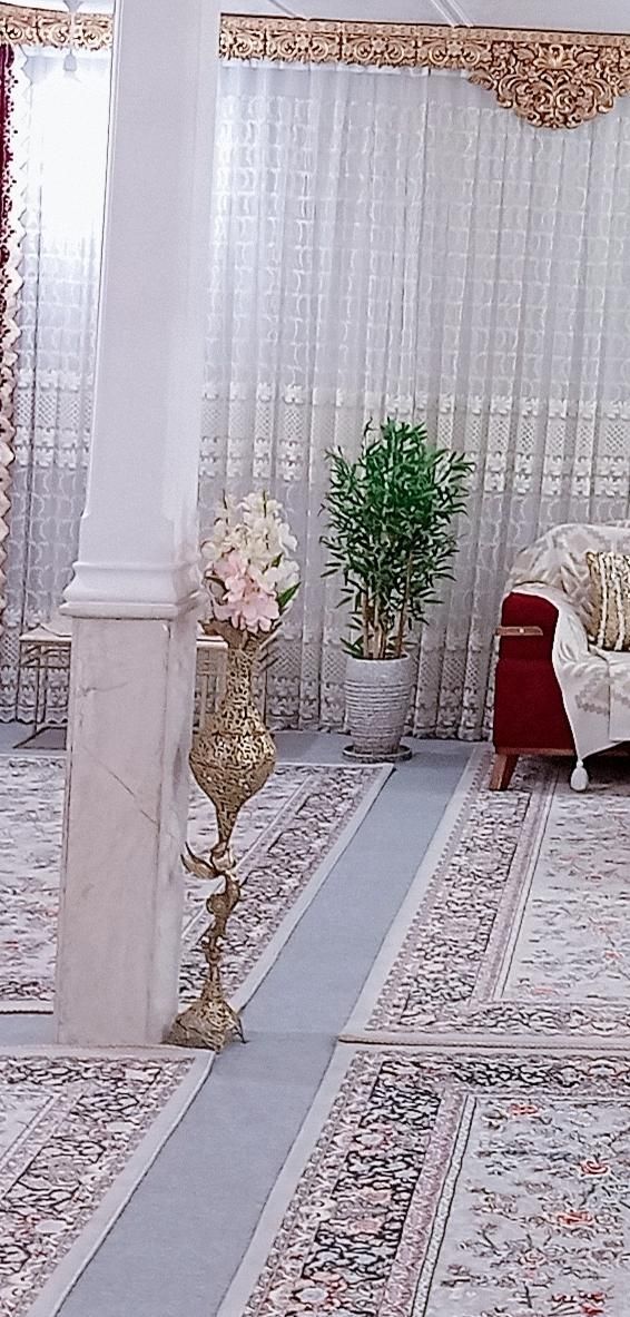 گلدان برنز با گل مصنوعی|گل مصنوعی|قم, نیروگاه|دیوار