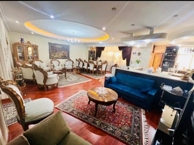 فروش آپارتمان ۲۰۲ متری ۴ خوابه۳ خواب مستر تک واحدی|فروش آپارتمان|کرج, گلشهر ویلا|دیوار