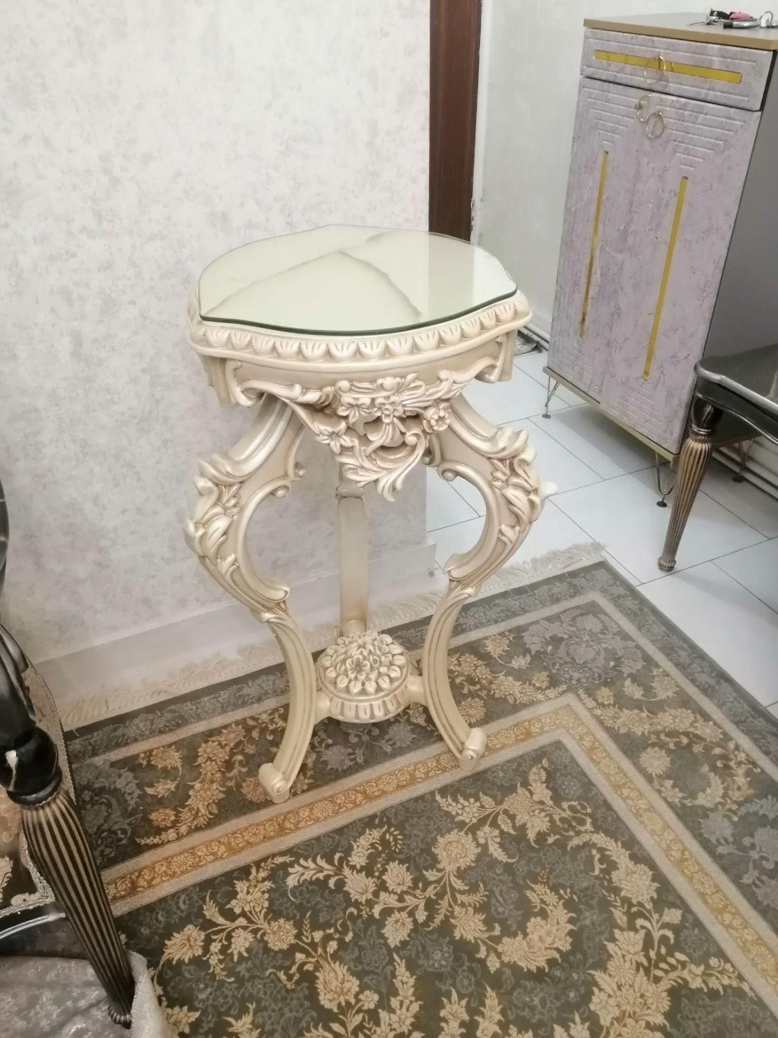 میز کنار سالنی چوبی/میز تلفن/میز استند/میز خاطره|میز تلفن|تهران, شهرک ولیعصر|دیوار
