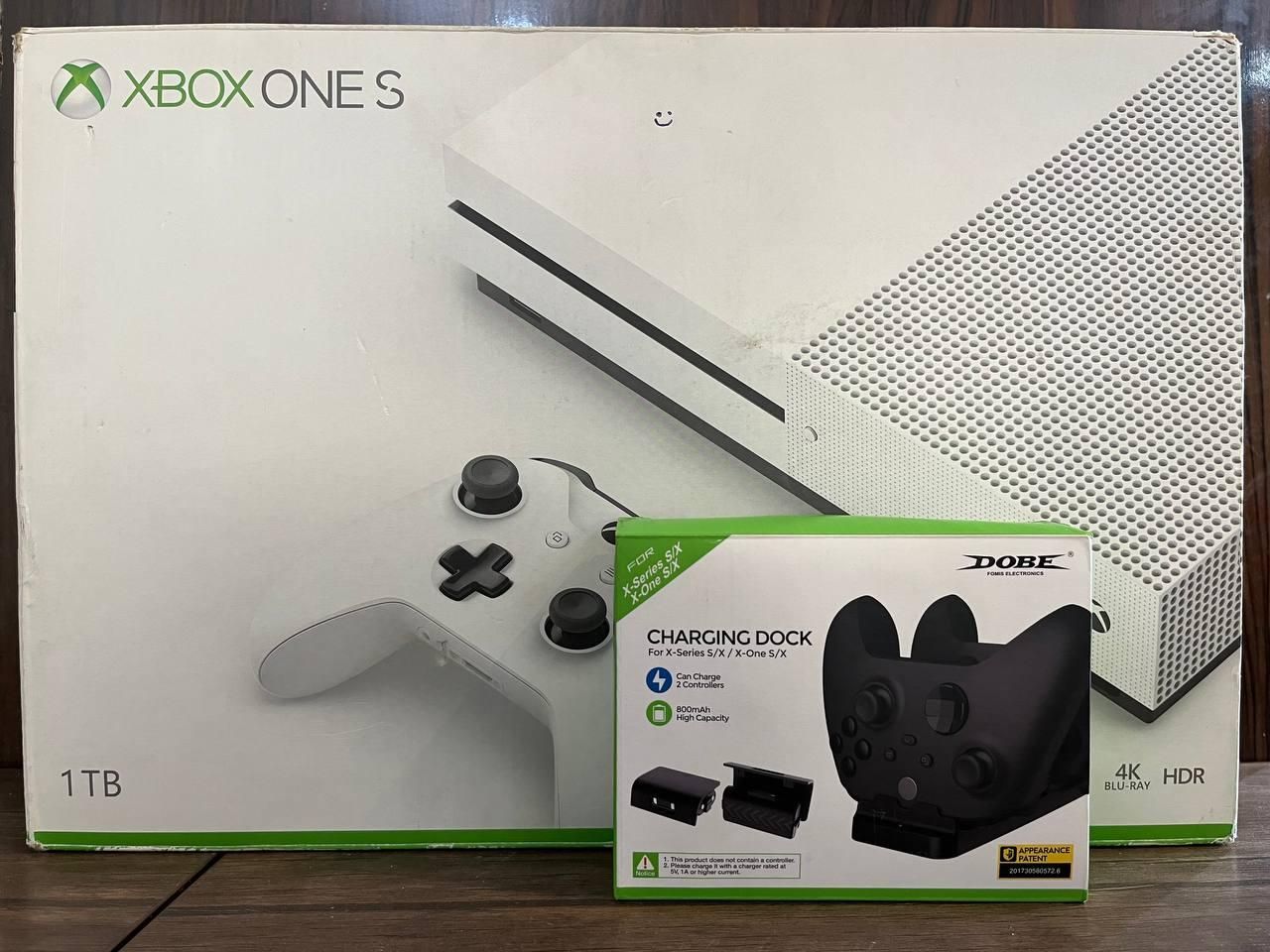 کنسول Xbox one s دو دسته 1TB+ پایه شارژرdobe|کنسول، بازی ویدئویی و آنلاین|تهران, میدان حر|دیوار