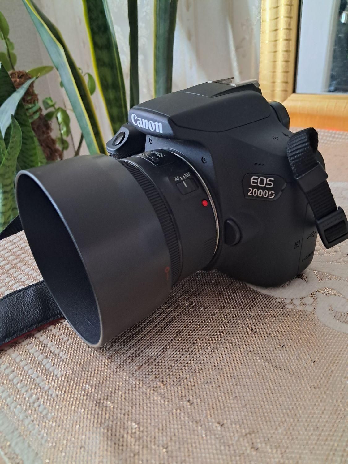 دوربین Canon 2000d به همراه لنز 50mm|دوربین عکاسی و فیلم‌برداری|لاهیجان, |دیوار