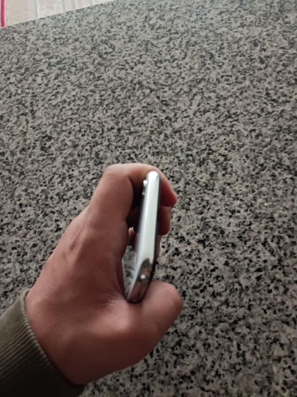 اپل iPhone X با حافظهٔ ۲۵۶ گیگابایت|موبایل|اصفهان, بهارستان|دیوار