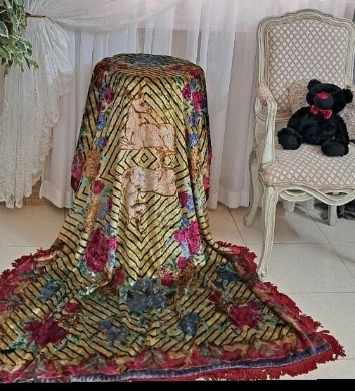 رومیزی یا روتختی بزرگ مخمل قدیمی با ارسال رایگان|صنایع دستی و سایر لوازم تزئینی|ساری, |دیوار