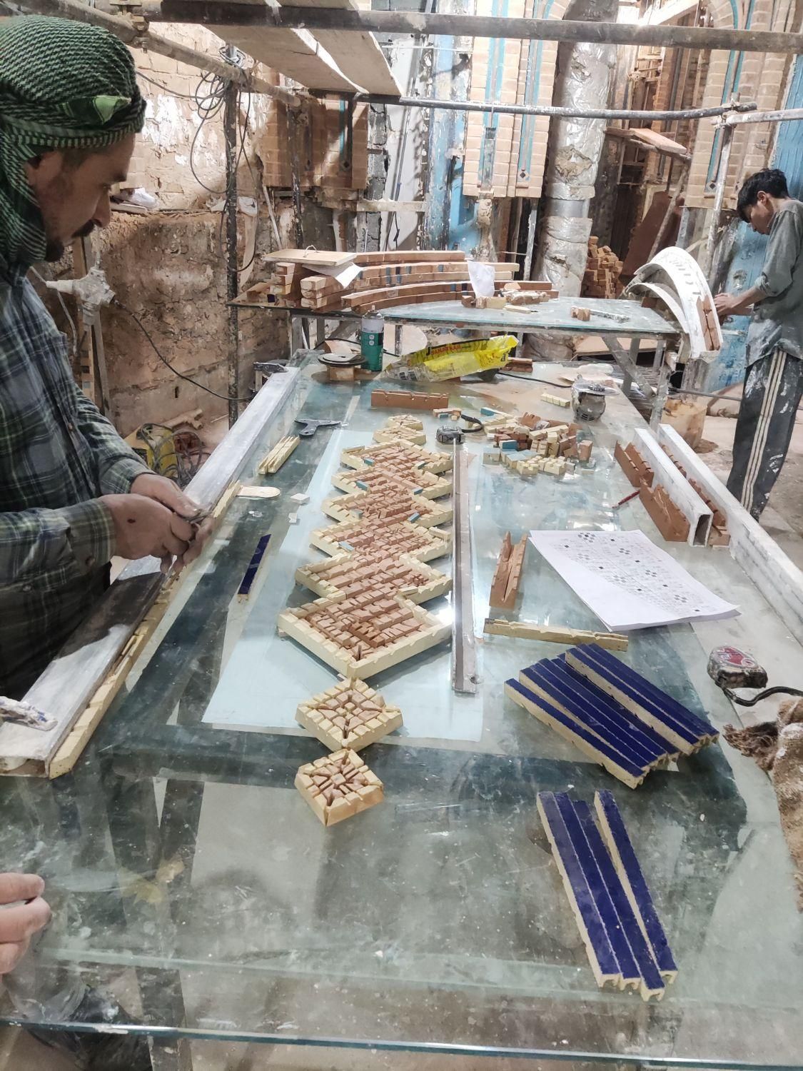 کاشی معرق کار ماهر و نیمه ماهر|استخدام معماری، عمران و ساختمانی|تهران, ظفر|دیوار