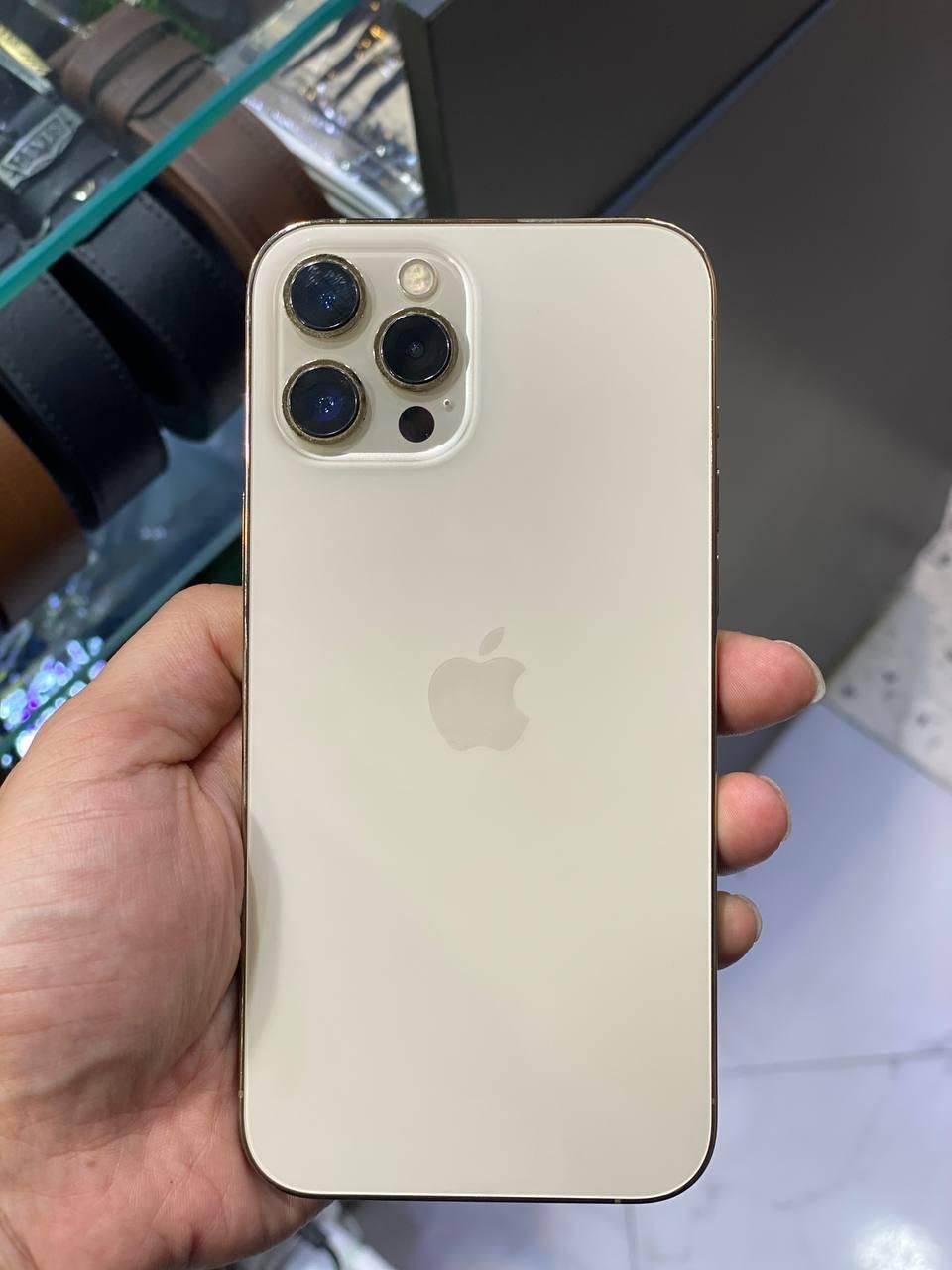 اپل iPhone 12 Pro Max با حافظهٔ ۲۵۶ گیگابایت|موبایل|تهران, سرتخت|دیوار