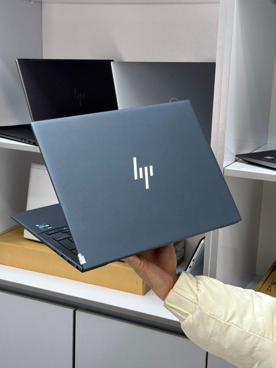 لپتاپ جذاب و با مشخصات فنی بالا Hp Dragonfly|رایانه همراه|تهران, میدان ولیعصر|دیوار