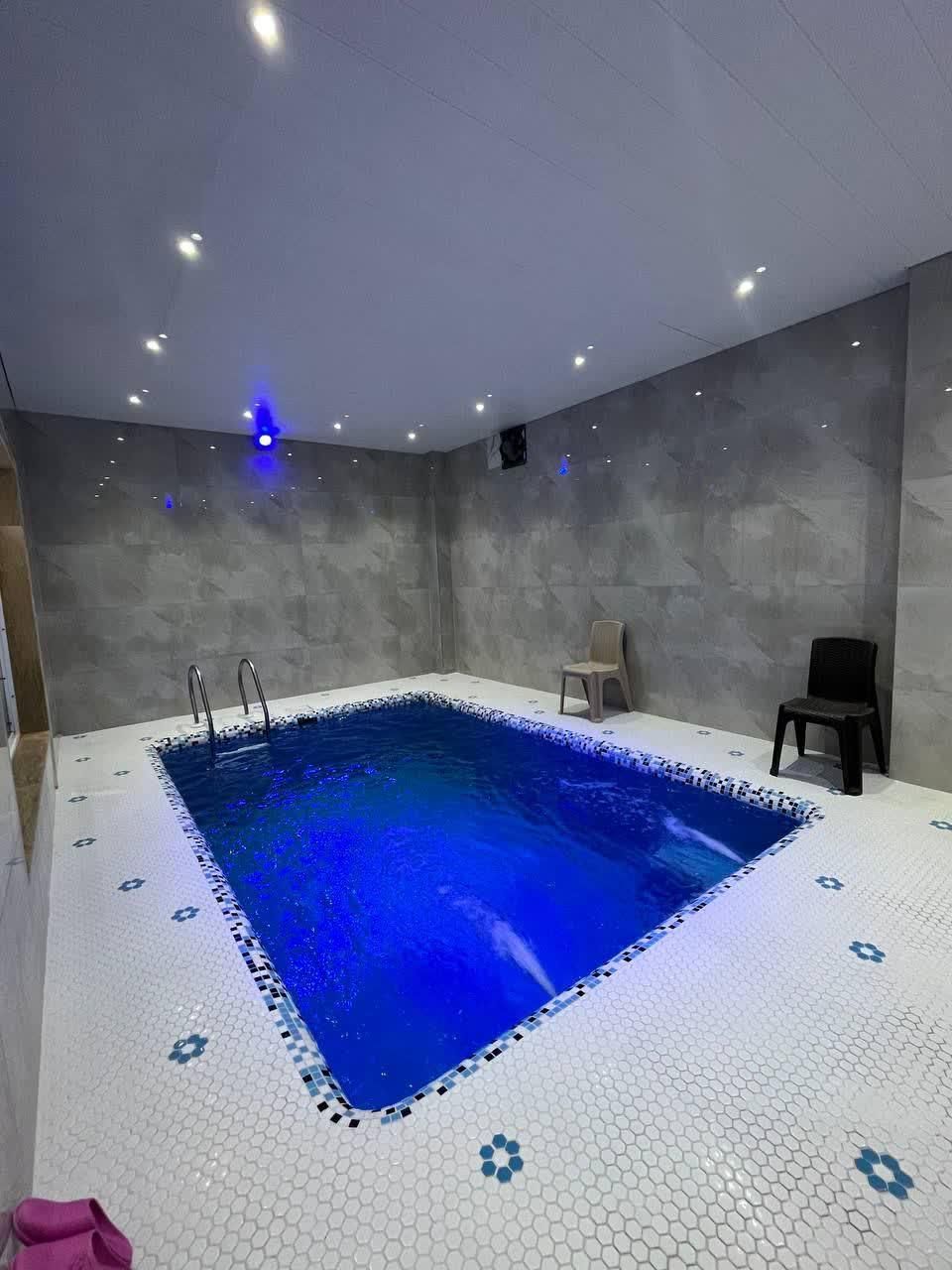 اجاره ویلا استخردار ۵۰۰ متری ساحلی جنگلی|اجارهٔ کوتاه‌مدت آپارتمان و سوئیت|محمودآباد, |دیوار