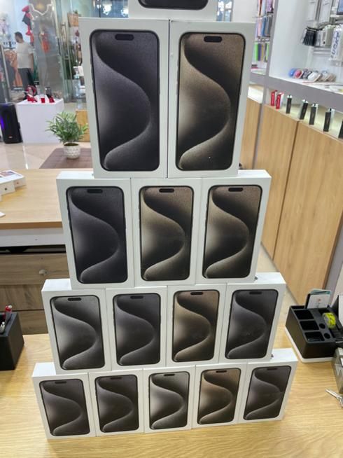 اپل iPhone 15 Pro با حافظهٔ ۲۵۶ گیگابایت|موبایل|تهران, دکتر هوشیار|دیوار