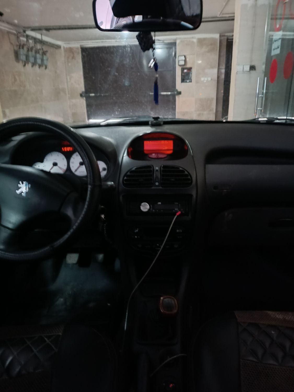 پژو 206 SD V8، مدل ۱۳۹۵|خودرو سواری و وانت|تهران, نظام‌آباد|دیوار