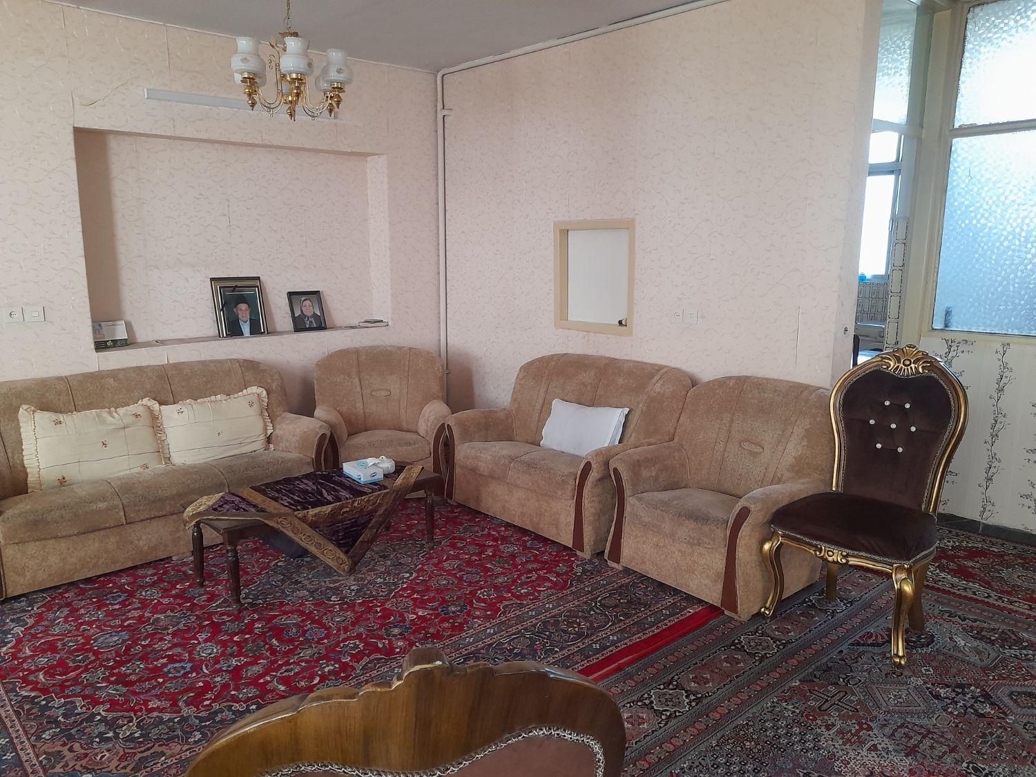 اجاره آپارتمان ۱۳۰ متری در کارمندان شمالی|اجارهٔ آپارتمان|کرج, کوی کارمندان شمالی|دیوار