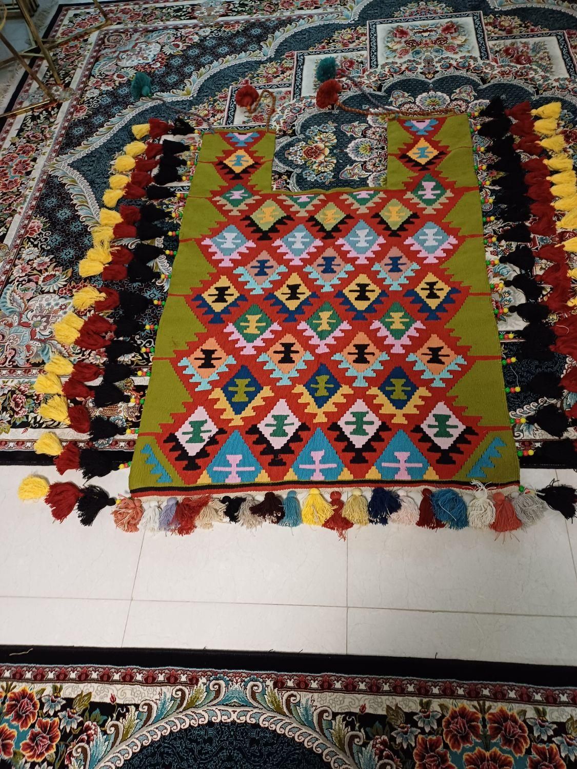 جل اسب|اسب و تجهیزات اسبسواری|قدس, شهرقدس|دیوار