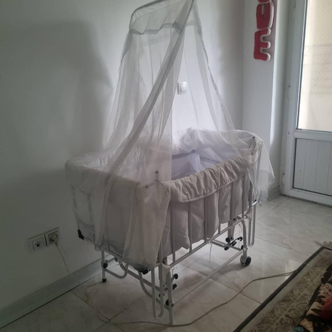 گهواره بچه شیک|اسباب و اثاث بچه|کرمانشاه, |دیوار