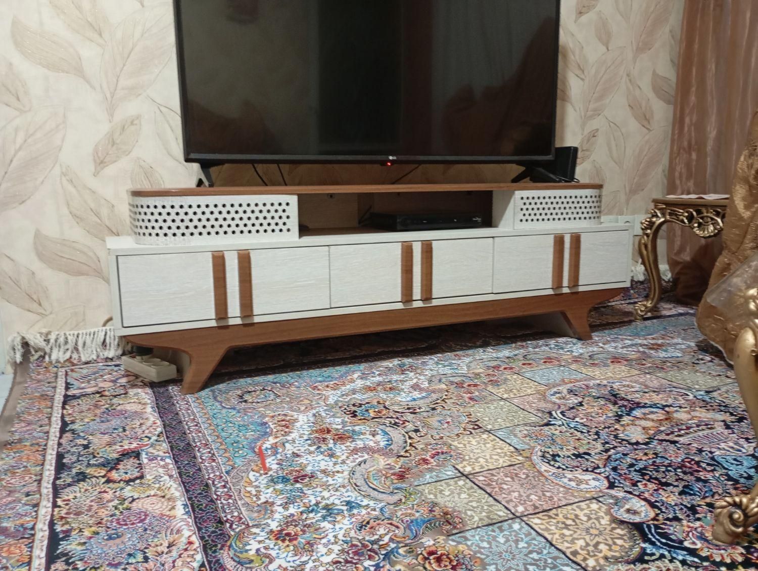 میز تلویزیون چوبی|مبلمان خانگی و میز عسلی|تهران, جوانمرد قصاب|دیوار